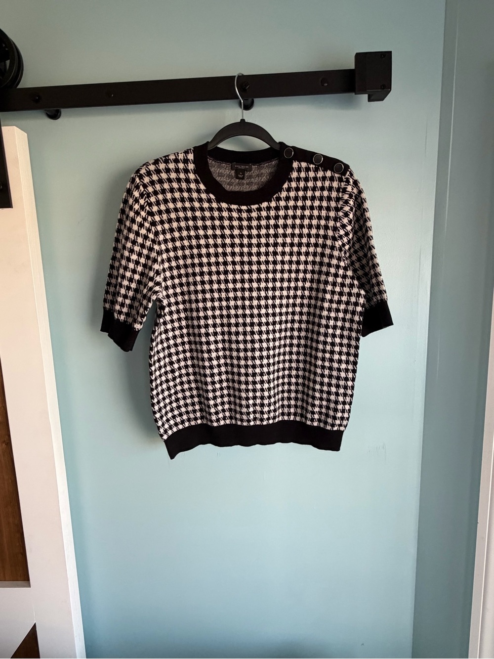 Ann Taylor Factory XL Houndstooth Knit Top Shoulder Button Detail